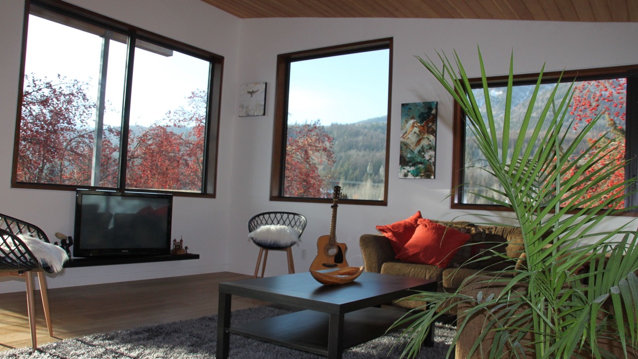 Photo of Livingroom in East Kootenay