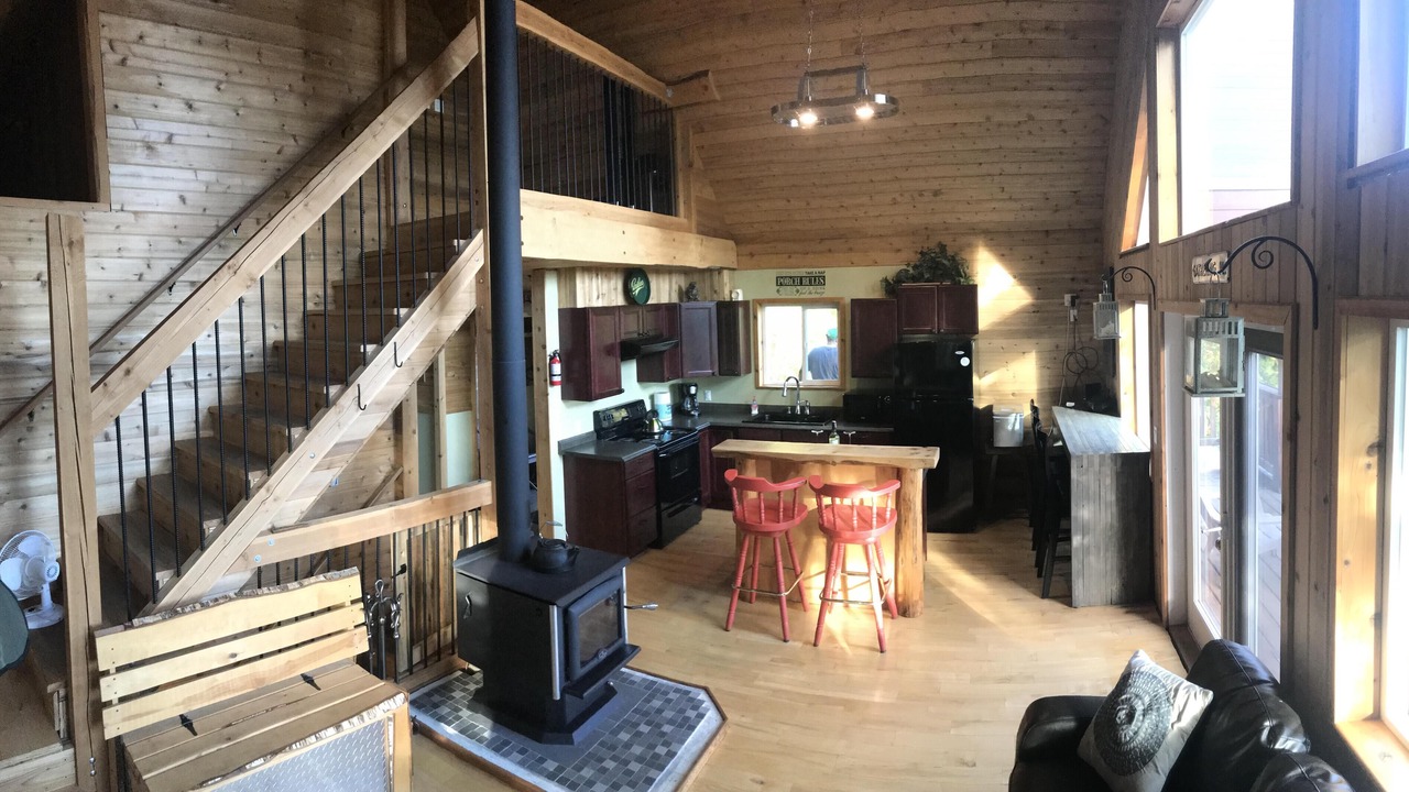 Photo of Livingroom in Anglemont