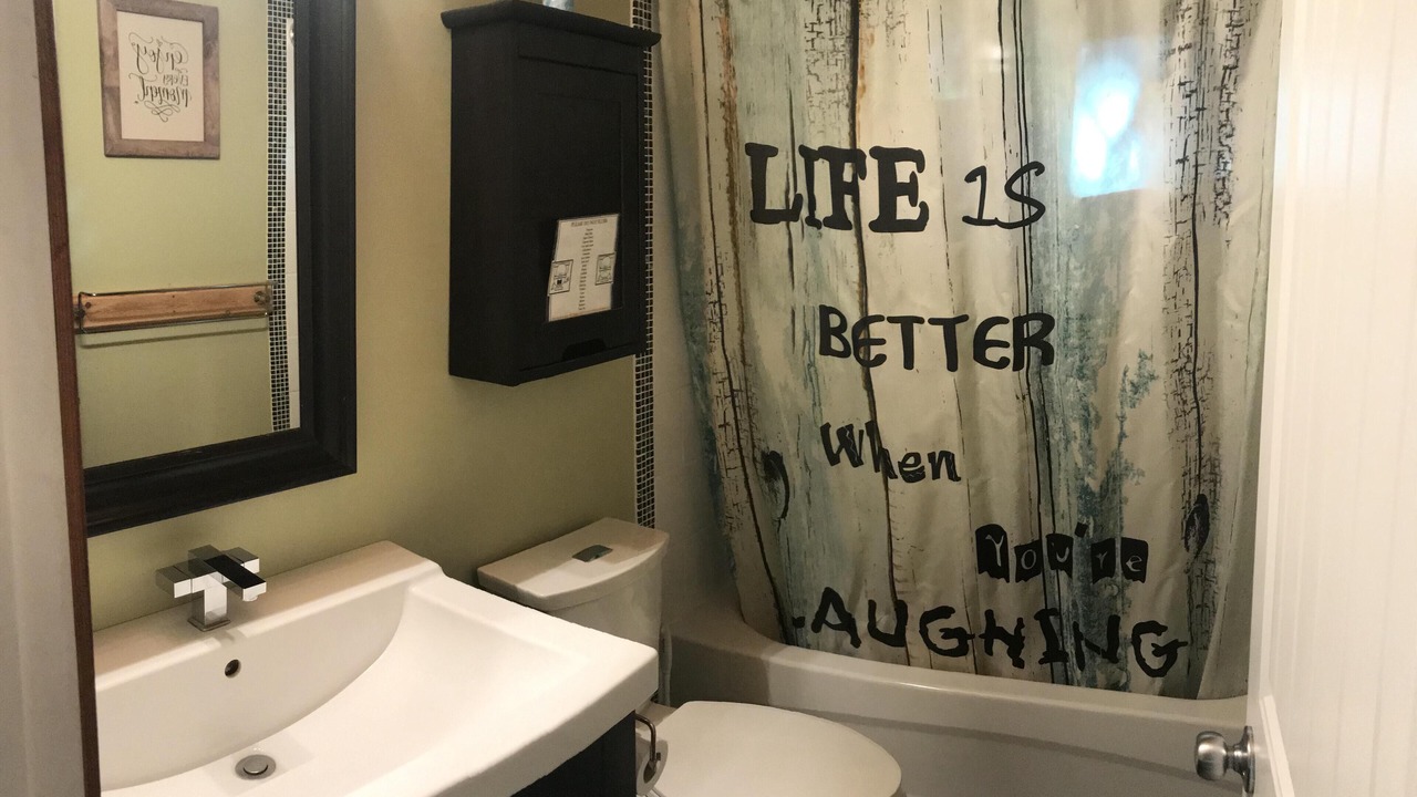 Photo of Bathroom in Anglemont