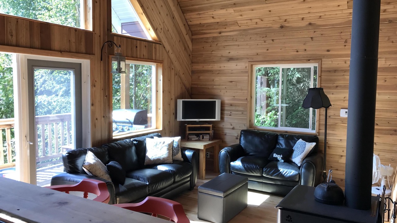 Photo of Livingroom in Anglemont