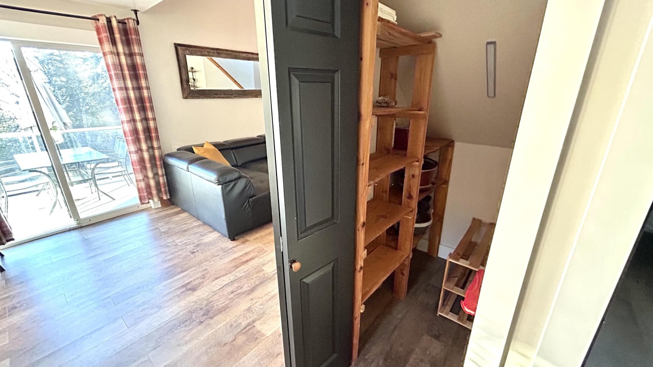 Photo of Livingroom in Anglemont