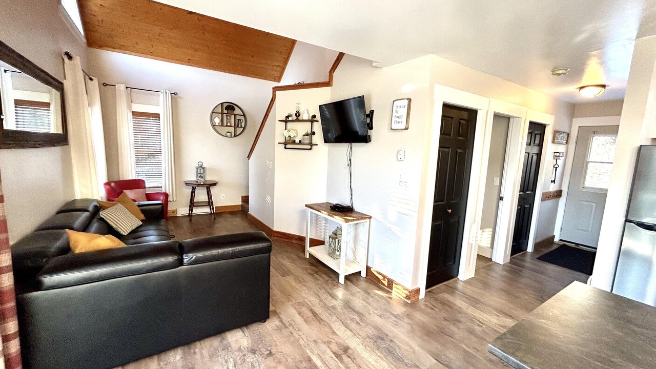 Photo of Livingroom in Anglemont
