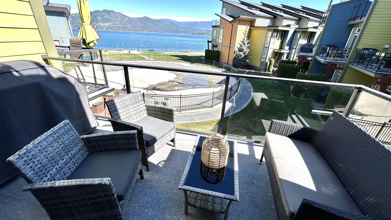 Photo of Patio Balcony in Scotch Creek