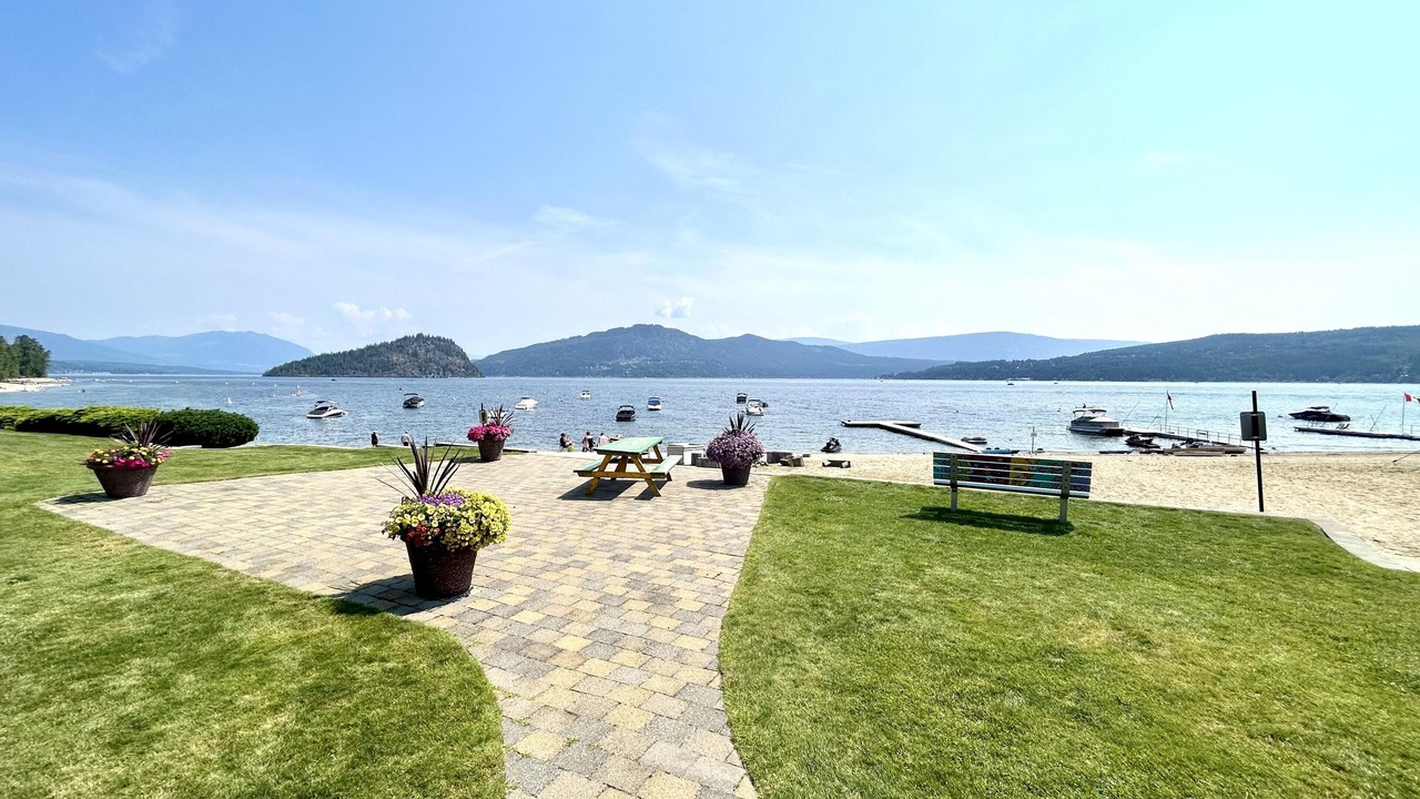 Photo of Patio Balcony in Scotch Creek