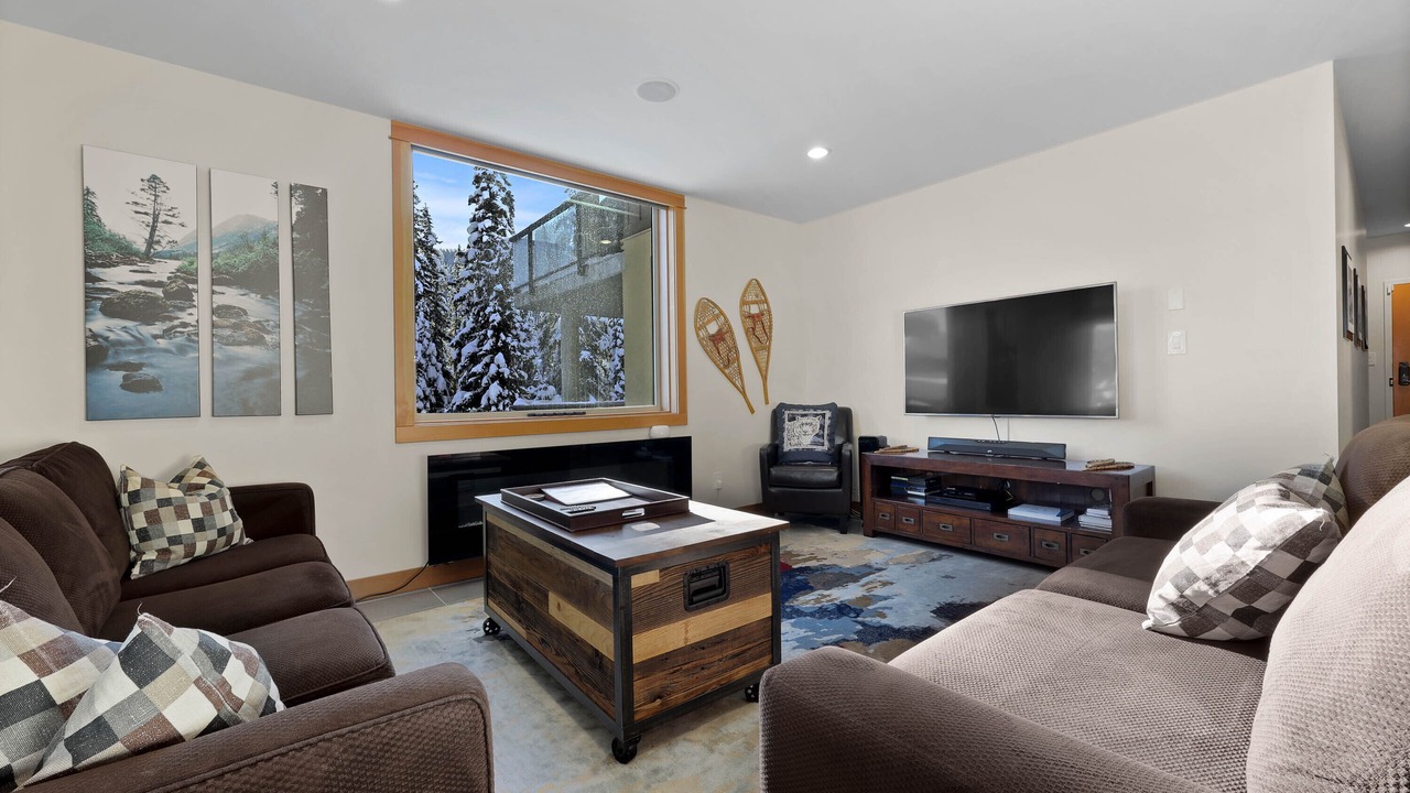 Photo of Livingroom in Sun Peaks