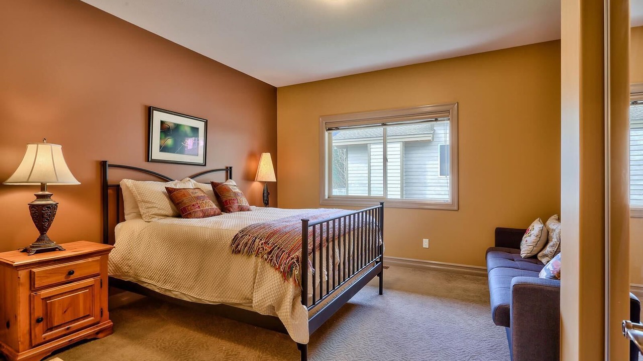 Photo of Bedroom in Sunburst Estates