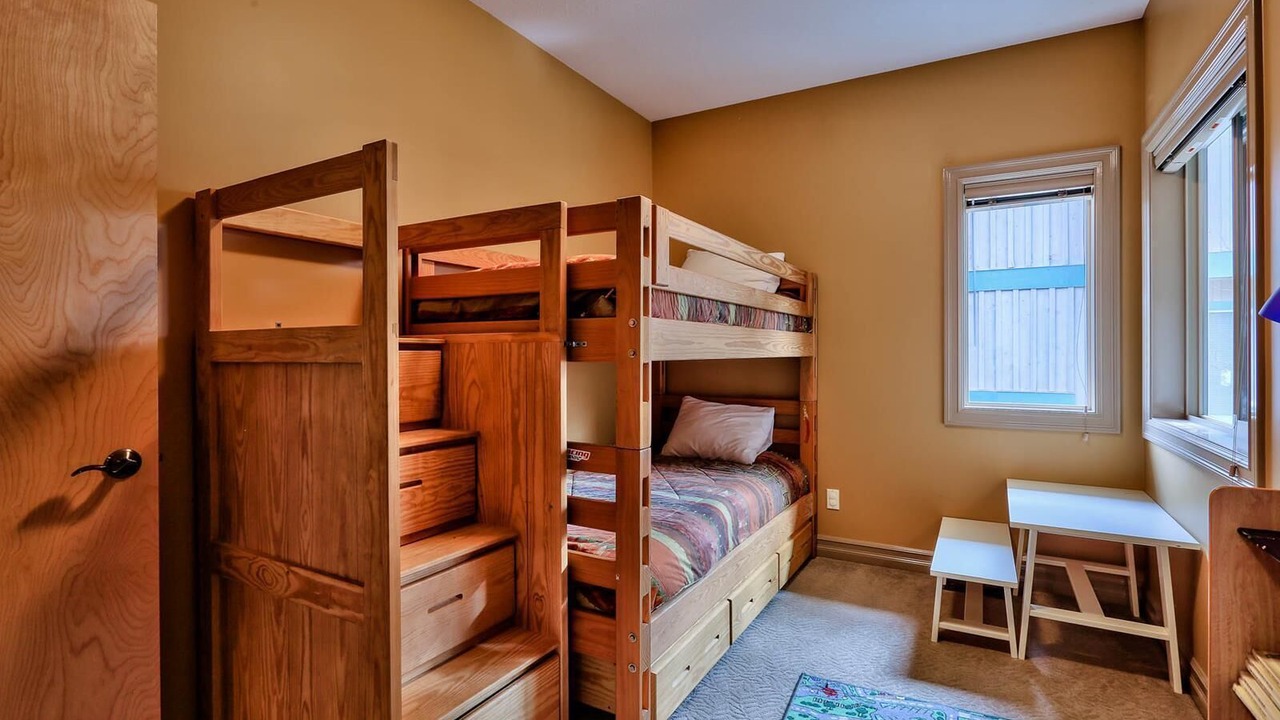Photo of Bedroom in Sunburst Estates