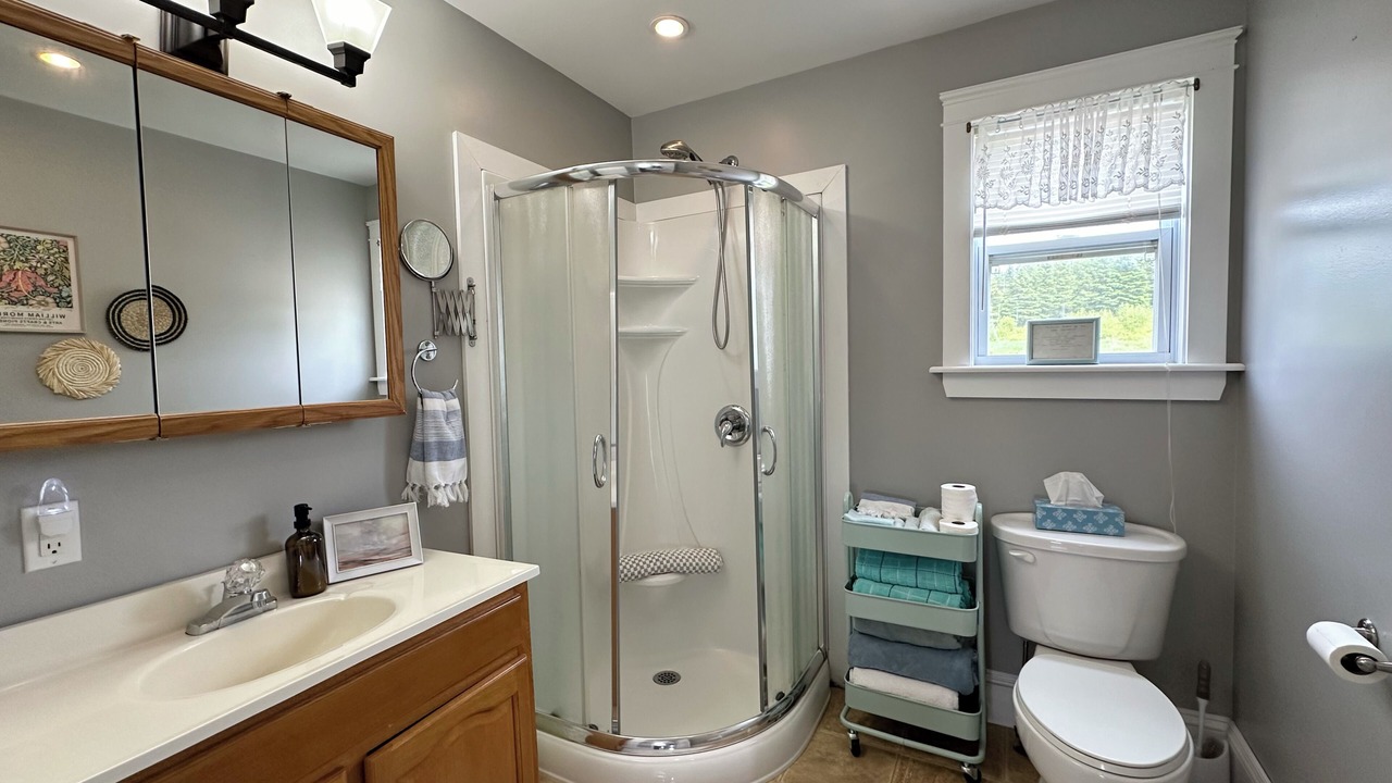 Photo of Bathroom in Oyster Bed