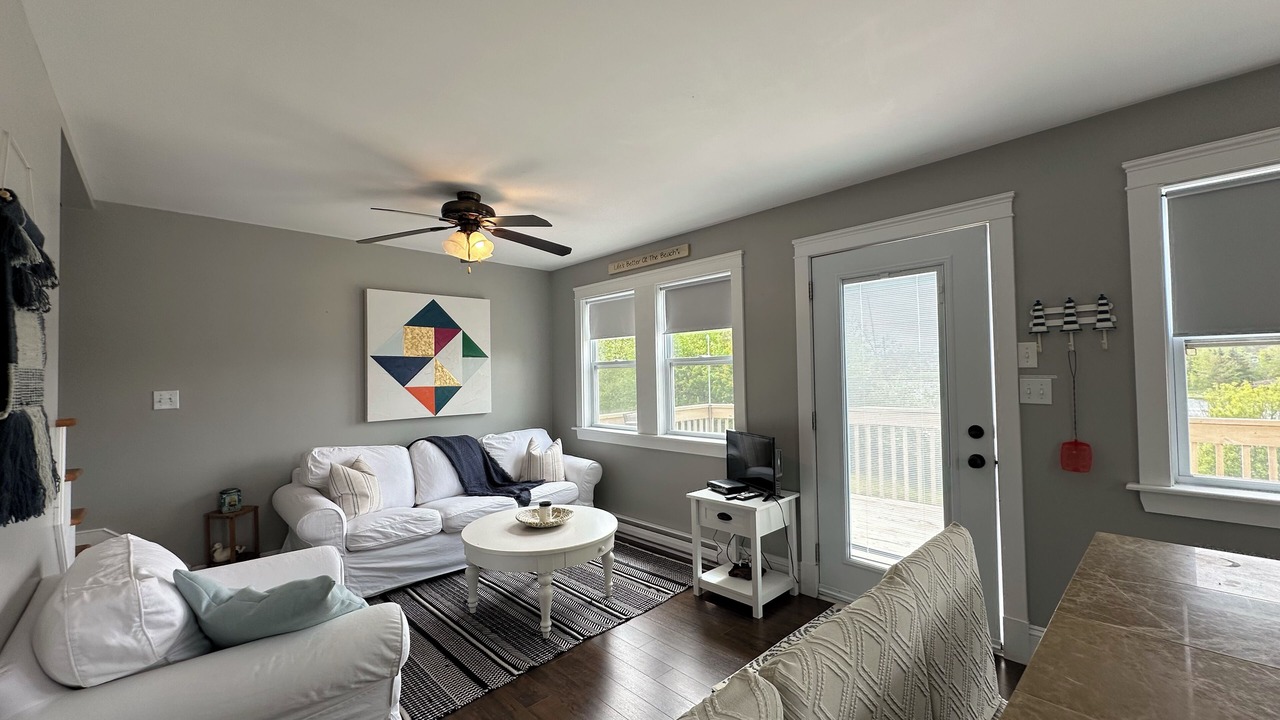 Photo of Livingroom in Oyster Bed