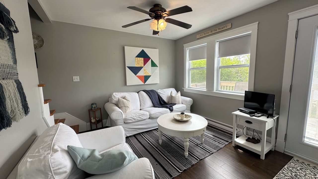 Photo of Livingroom in Oyster Bed