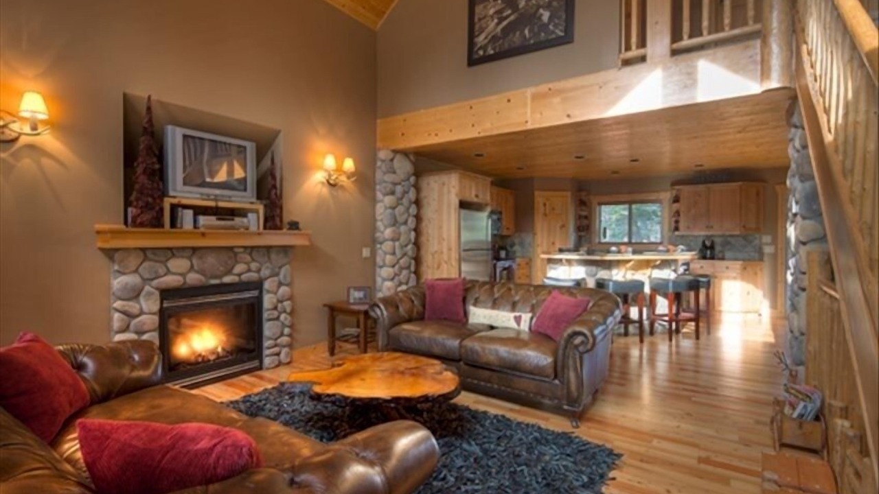 Photo of Livingroom in East Kootenay