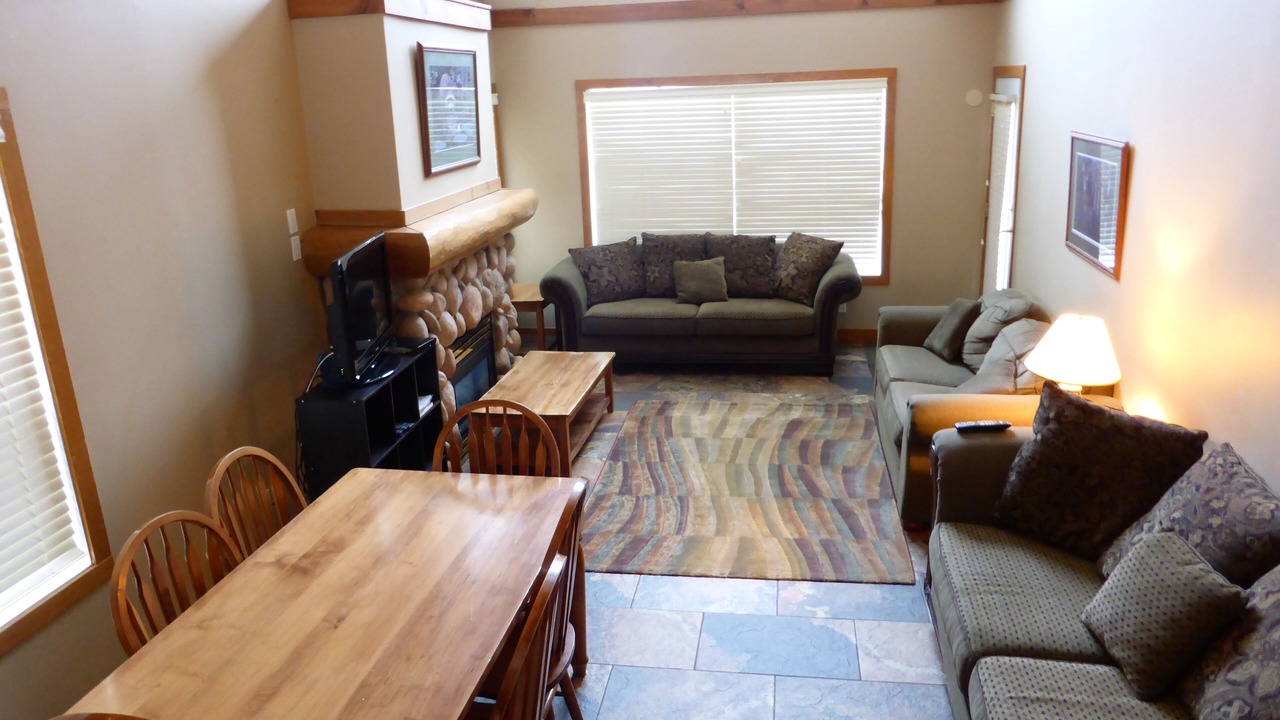 Photo of Livingroom in East Kootenay