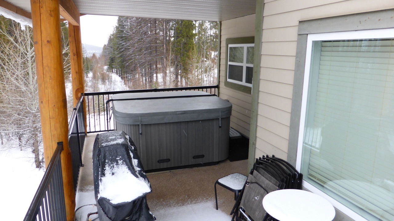Photo of Patio Balcony in East Kootenay