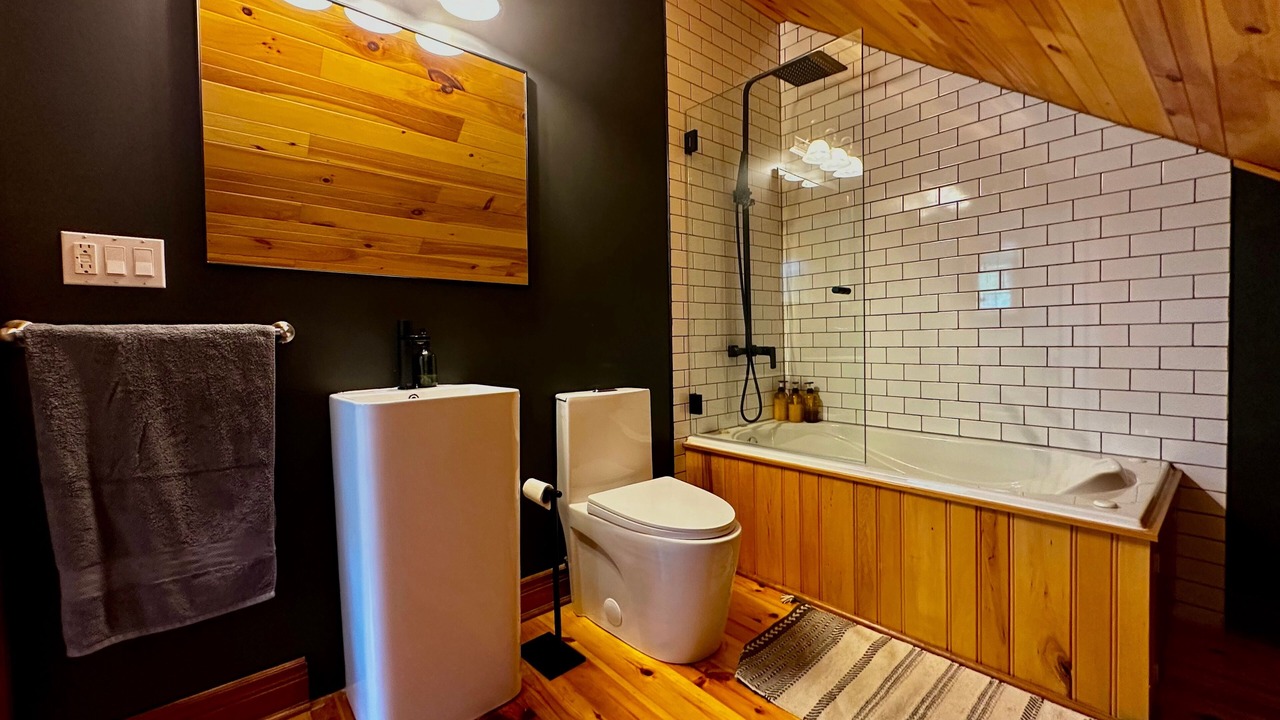 Photo of Bathroom in Frontenac