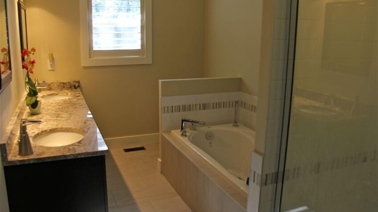 Photo of Bathroom in Regional District of Nanaimo