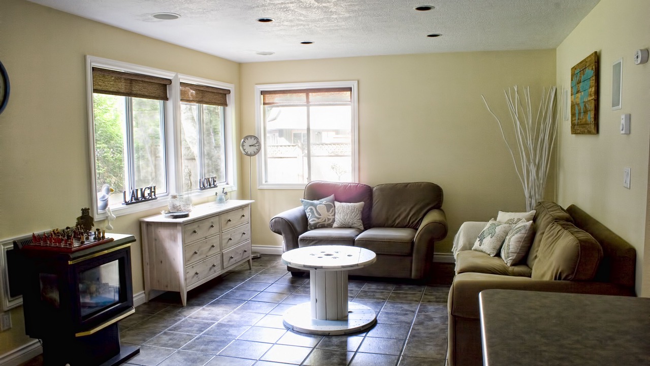Photo of Livingroom in Juan de Fuca Electoral Area