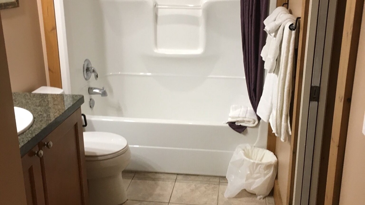 Photo of Bathroom in Okanagan-Similkameen