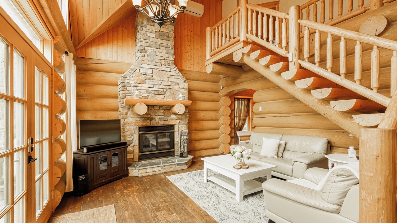 Photo of Livingroom in Fiddler Lake Resort