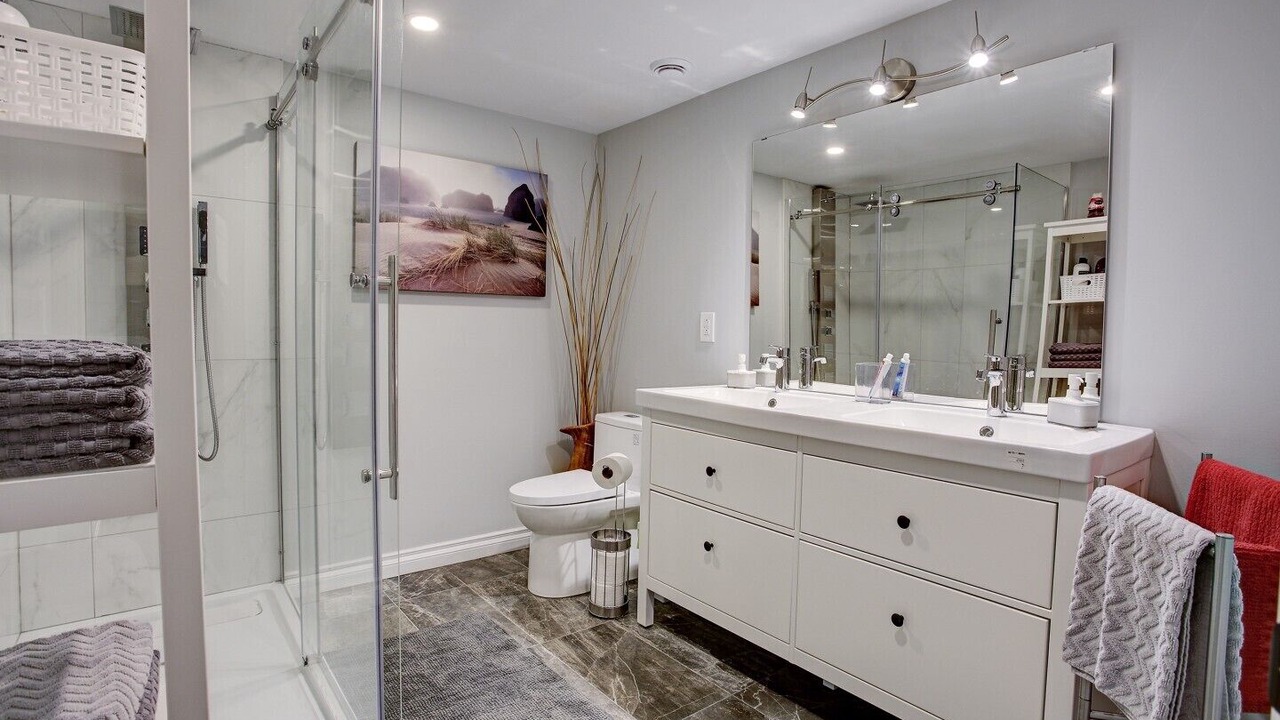 Photo of Bathroom in Cote-Saint-Paul