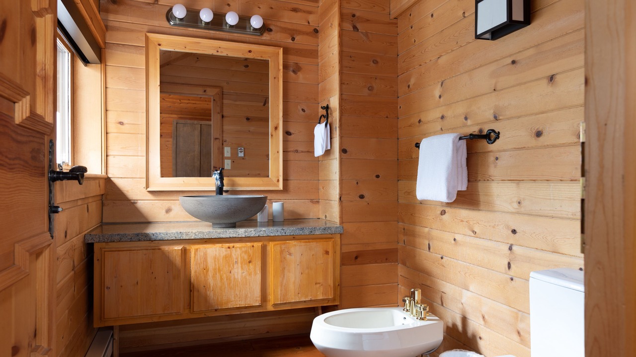 Photo of Bathroom in Upper Village