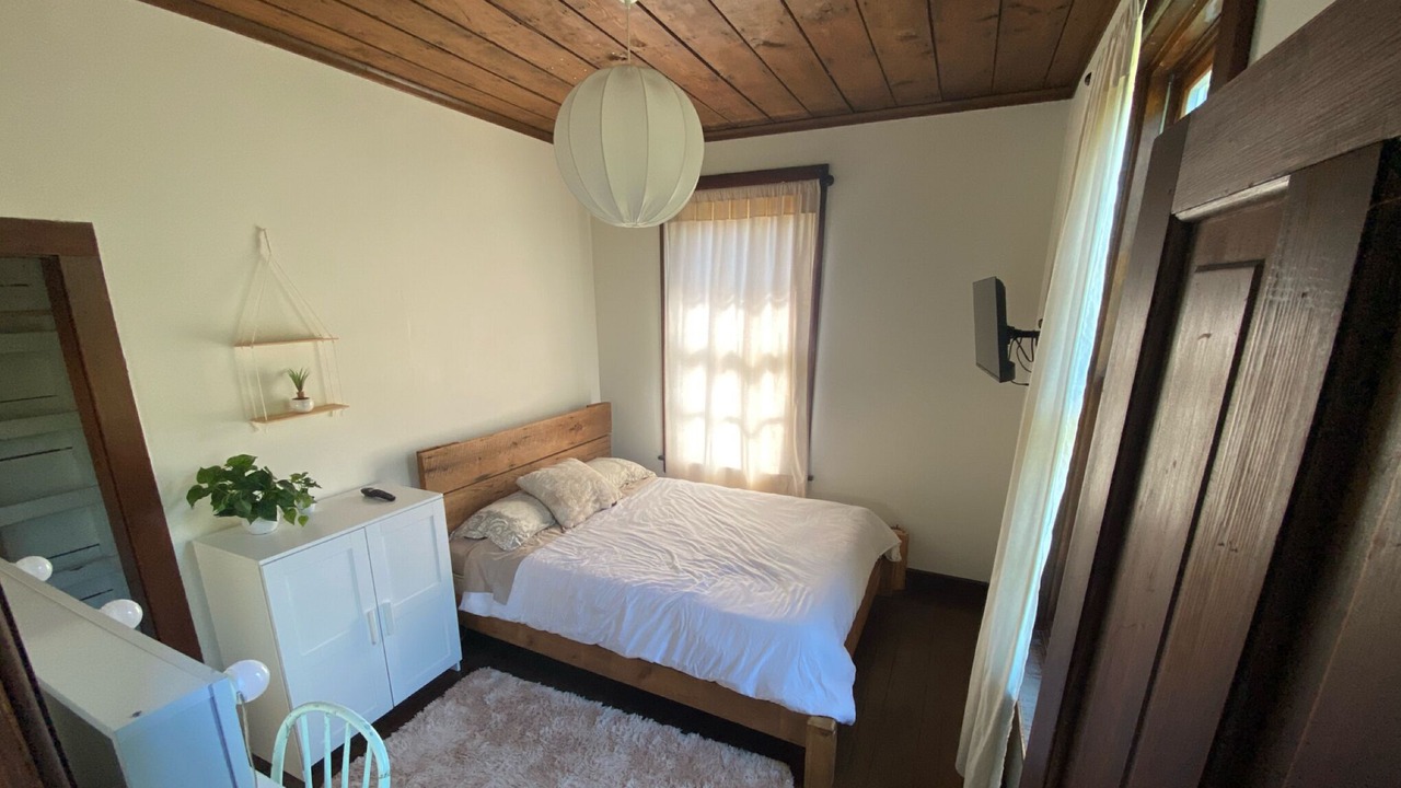 Photo of Bedroom in Salt Spring Island