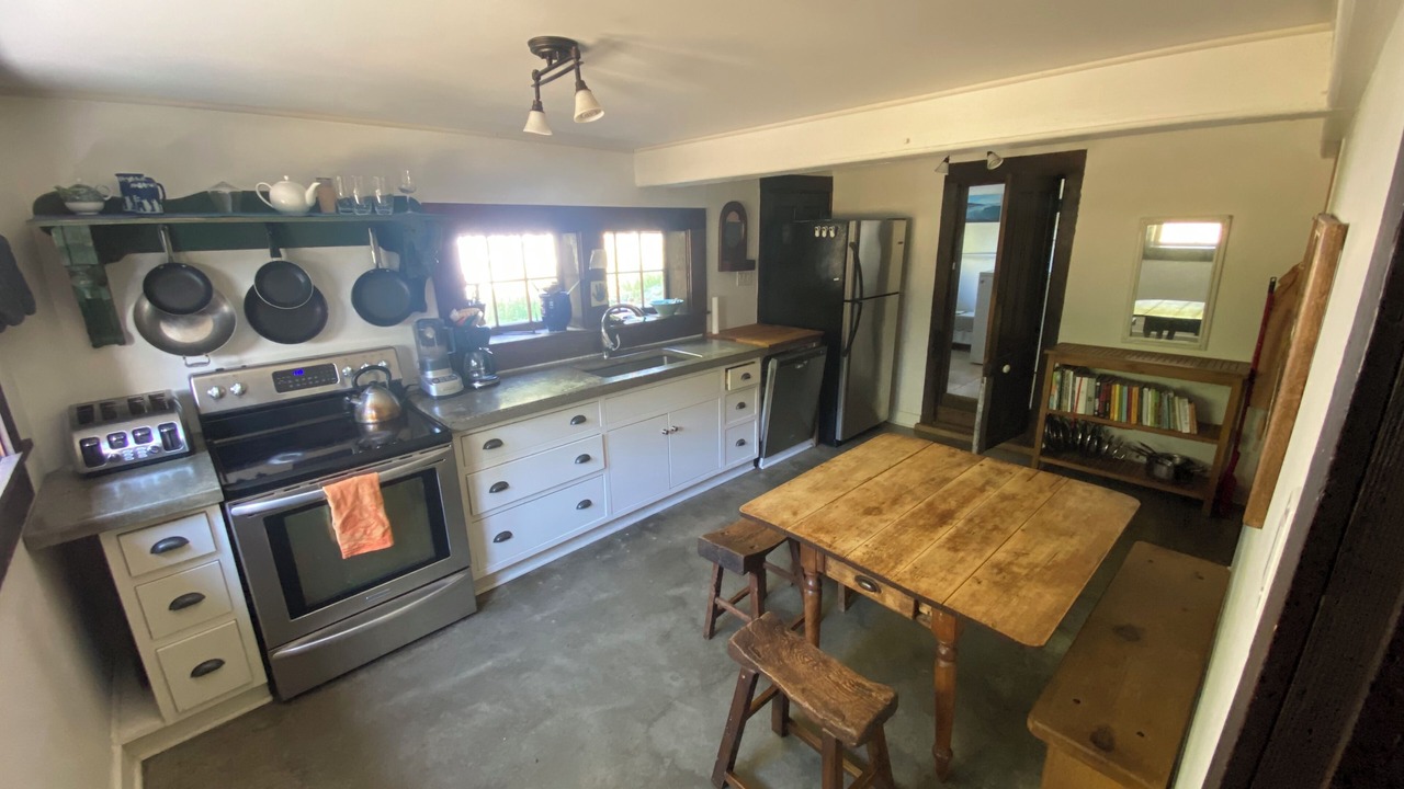 Photo of Kitchen in Salt Spring Island