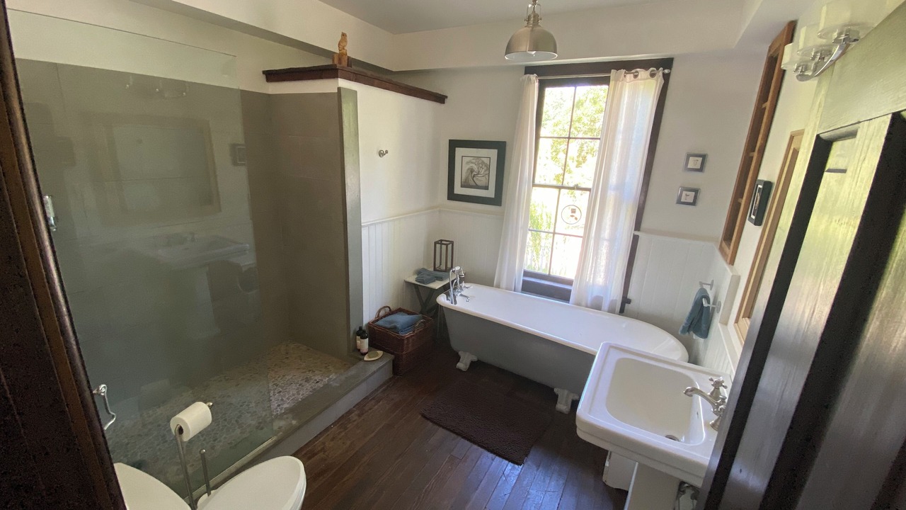 Photo of Bathroom in Salt Spring Island