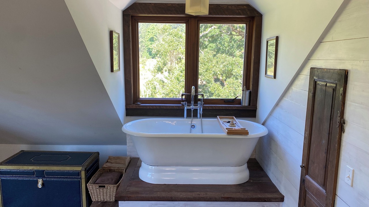 Photo of Bathroom in Salt Spring Island
