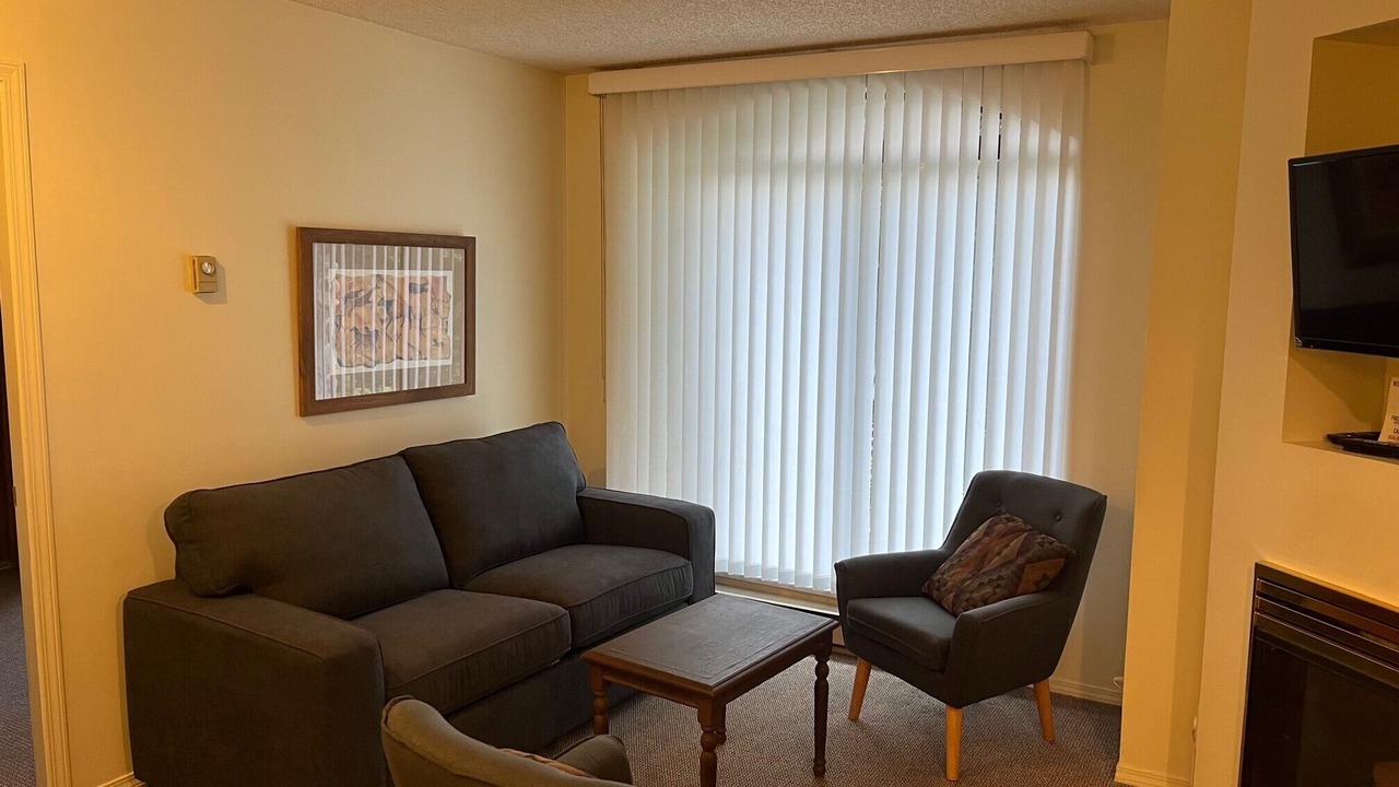 Photo of Livingroom in Upper Village