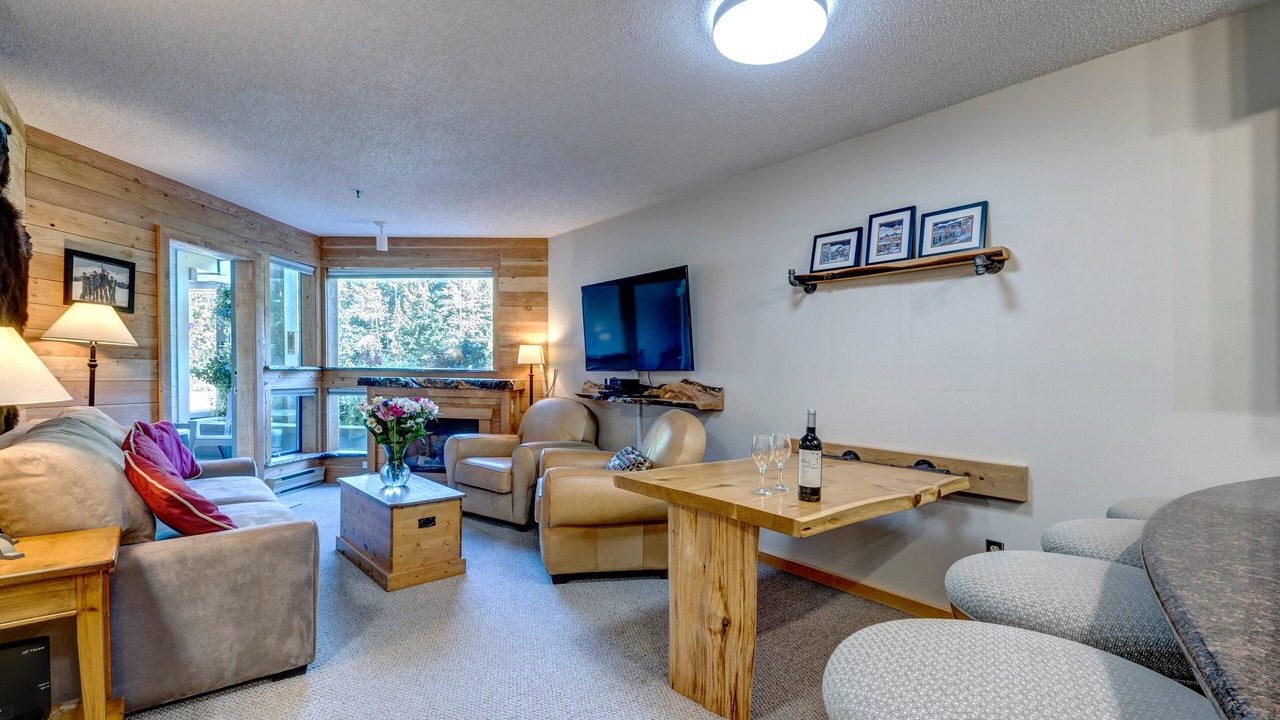 Photo of Livingroom in Upper Village