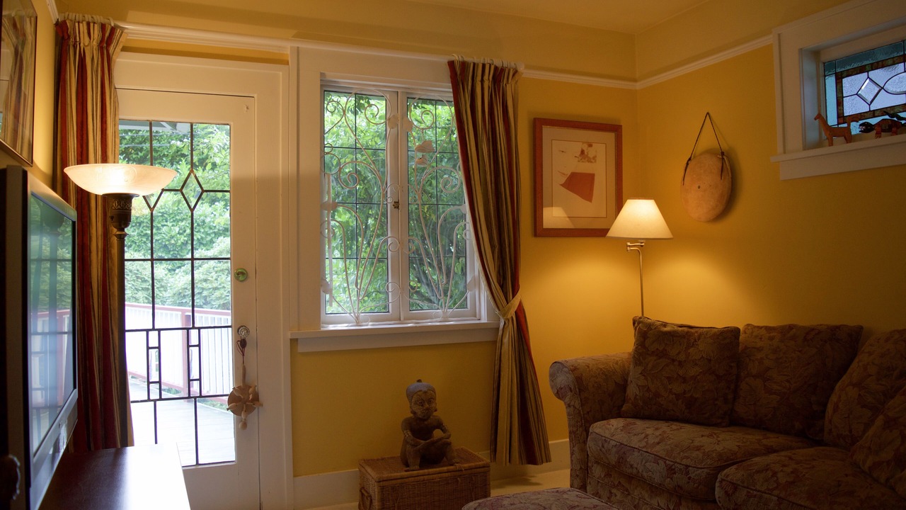 Photo of Livingroom in West Point Grey