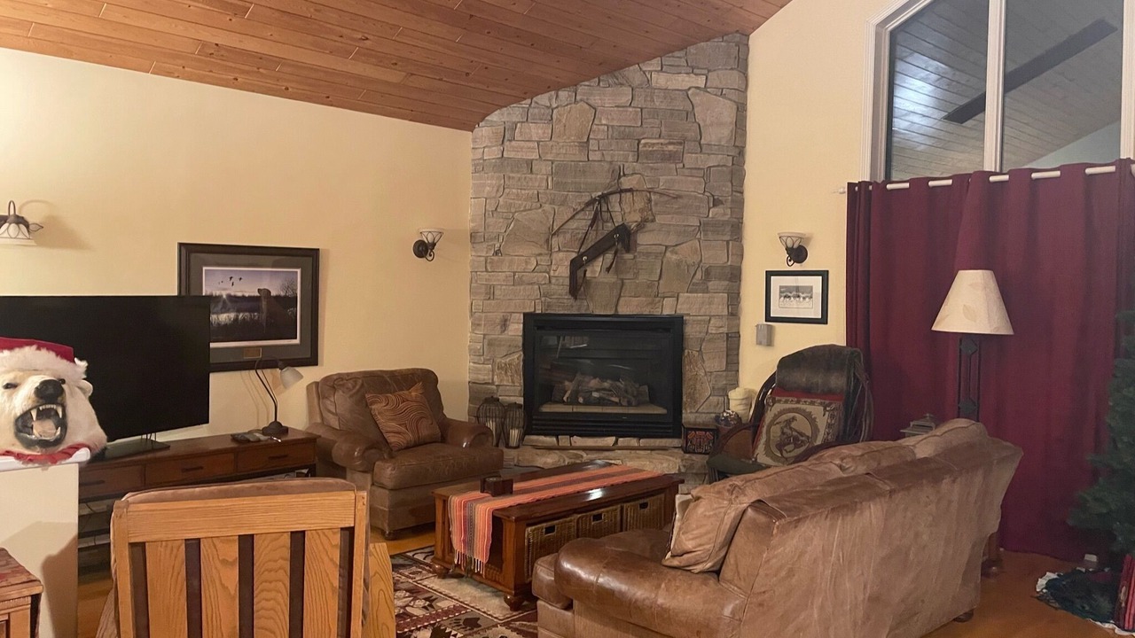 Photo of Livingroom in East Kootenay