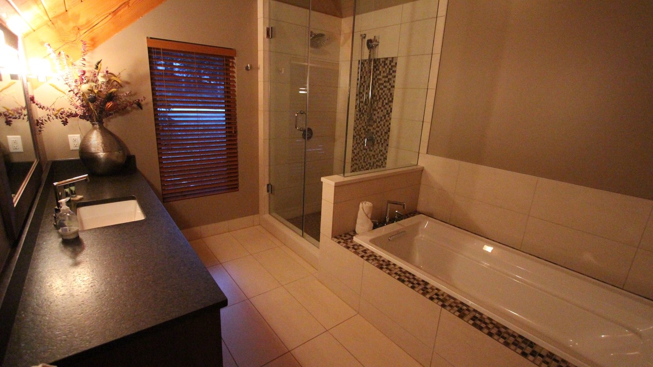 Photo of Bathroom in Golden