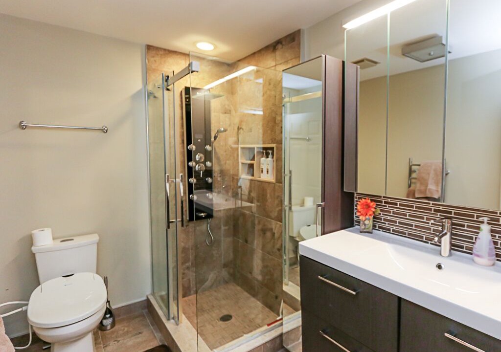 Photo of Bathroom in Clarkson-Lorne Park