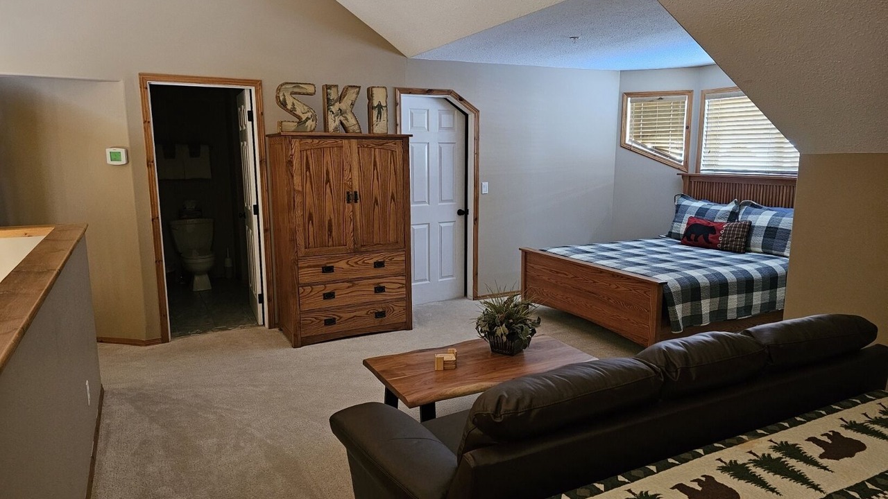 Photo of Bedroom in East Kootenay