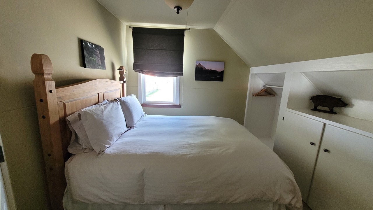 Photo of Bedroom in East Kootenay