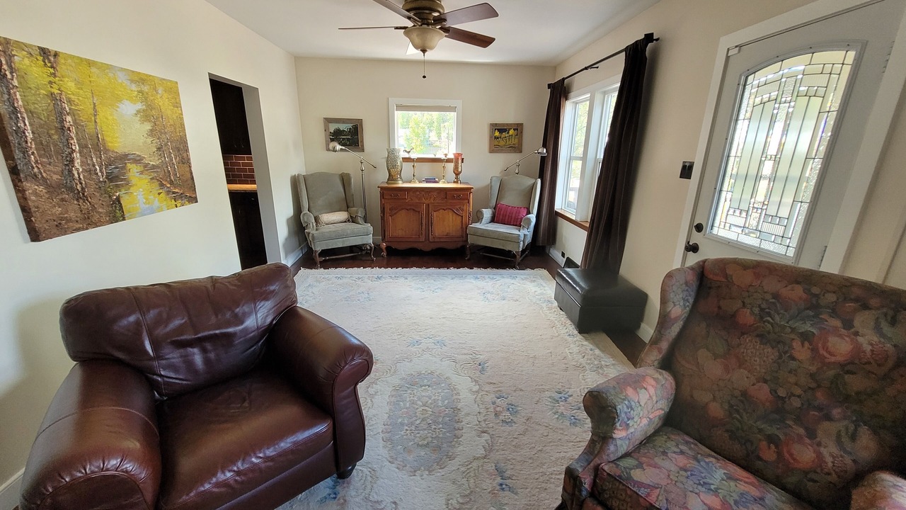 Photo of Livingroom in East Kootenay