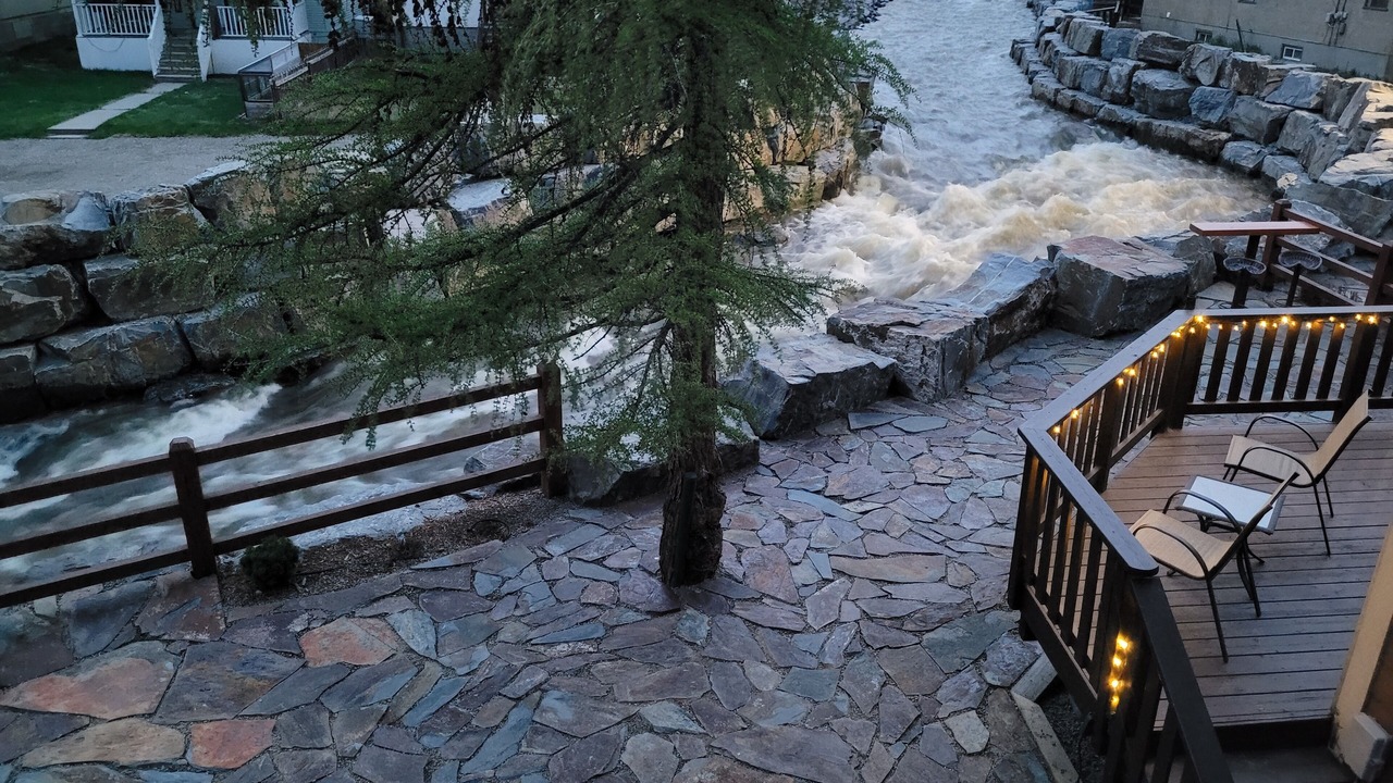 Photo of Patio Balcony in East Kootenay