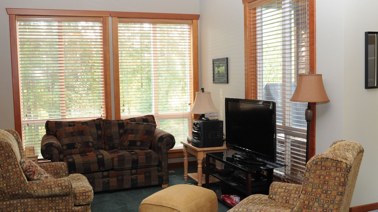 Photo of Livingroom in East Kootenay