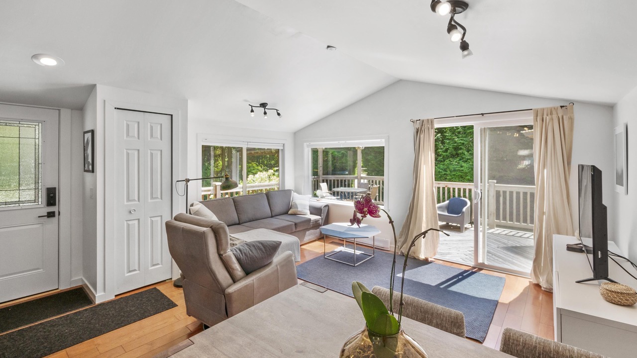 Photo of Livingroom in Wilson Creek