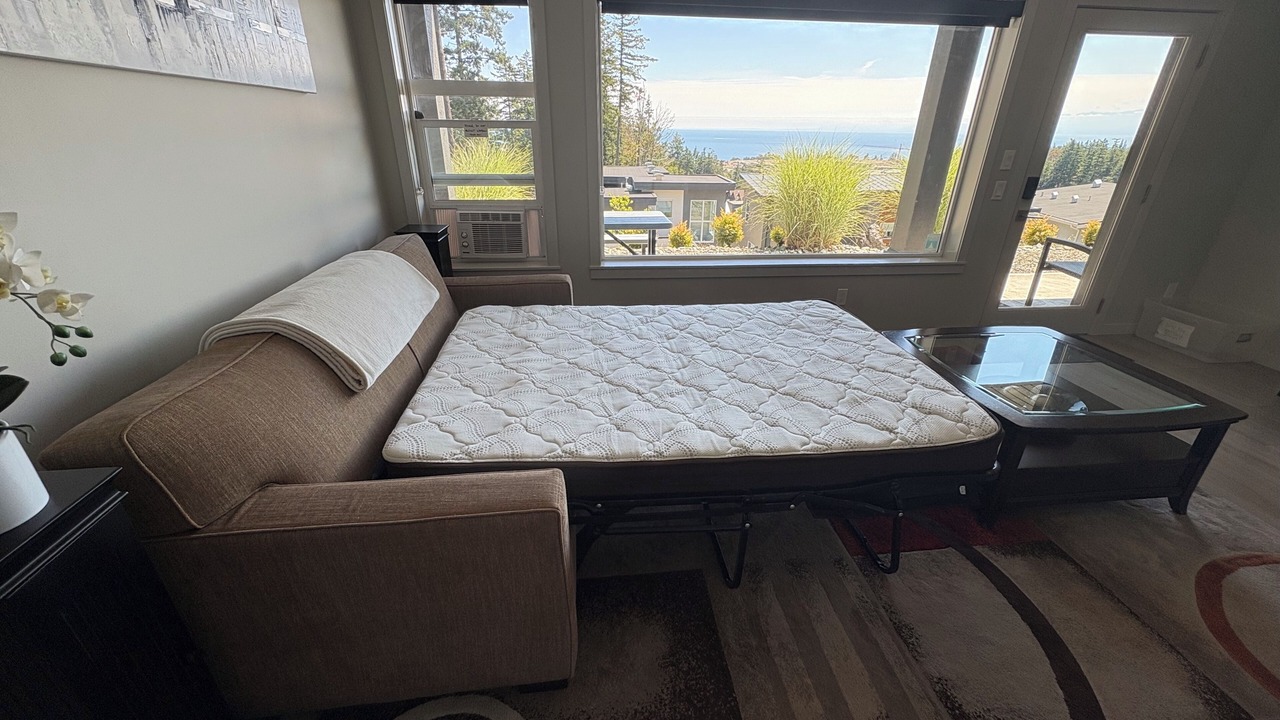 Photo of Bedroom in Colwood
