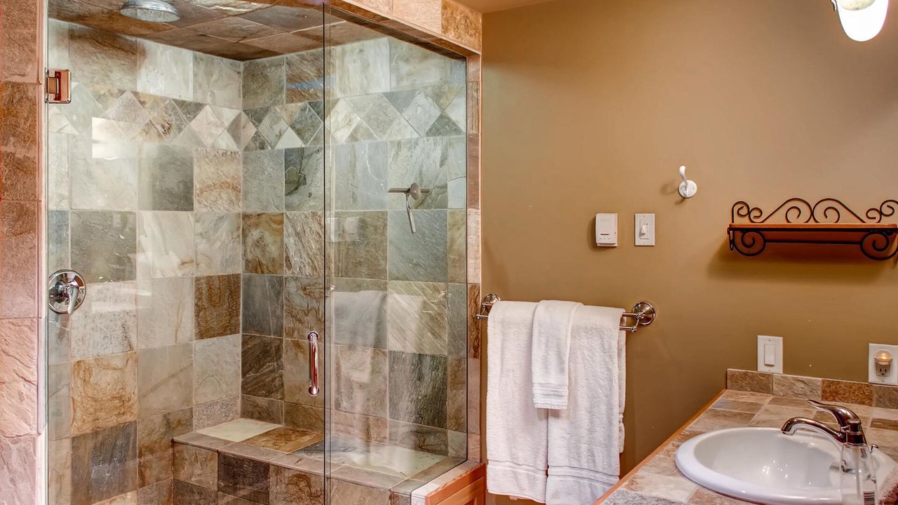 Photo of Bathroom in Snow Pine Estates