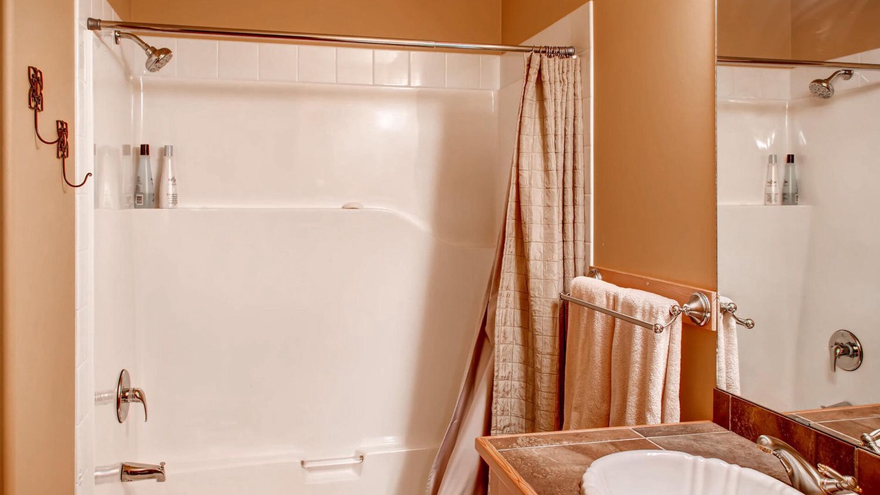 Photo of Bathroom in Snow Pine Estates