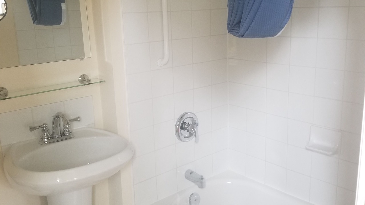 Photo of Bathroom in Guernsey Cove