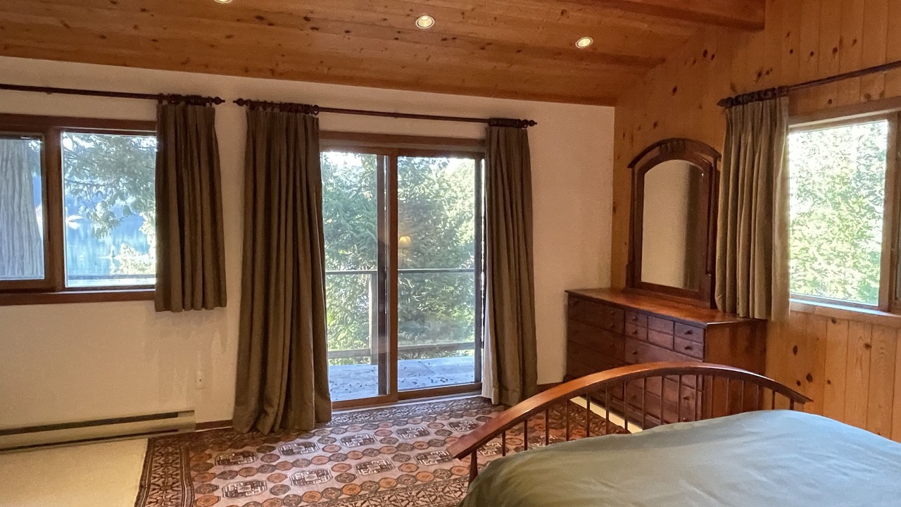 Photo of Bedroom in Pender Island