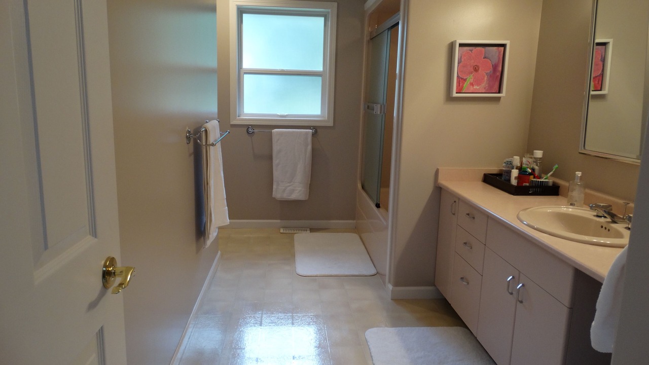 Photo of Bathroom in Sproat Lake