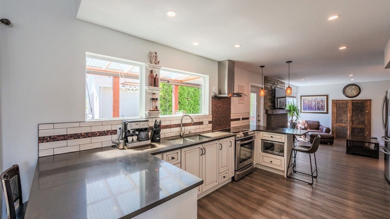 Photo of Kitchen in Okanagan-Similkameen