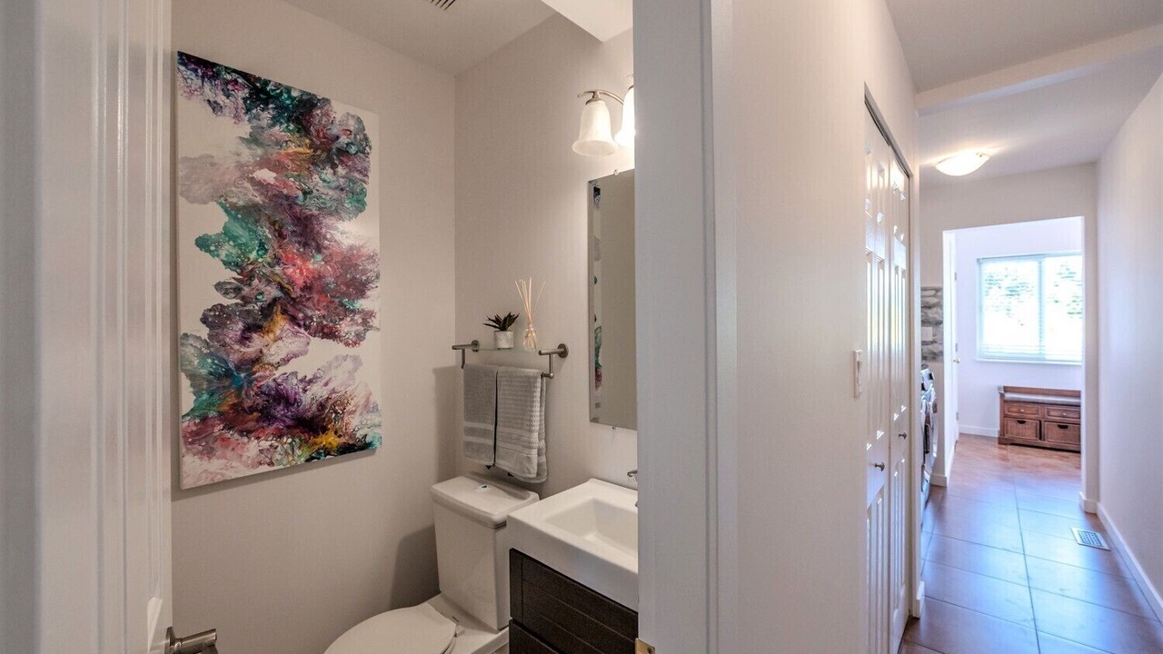 Photo of Bathroom in Okanagan-Similkameen