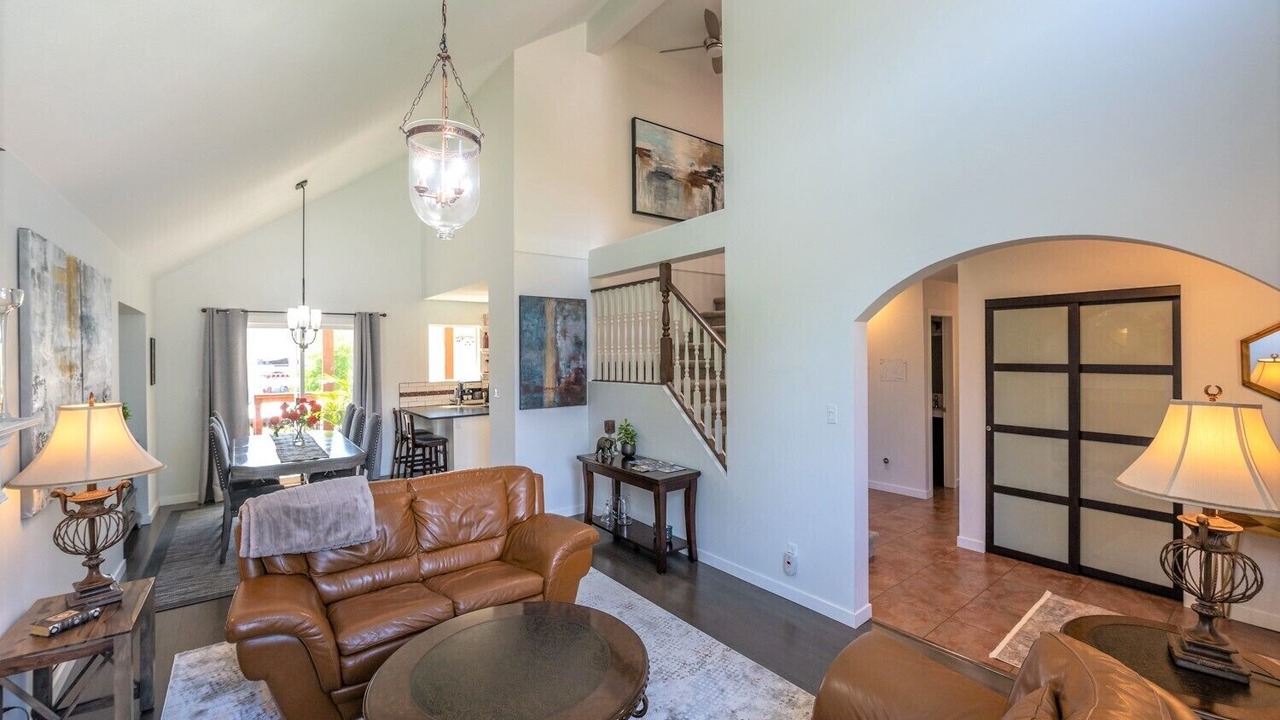 Photo of Livingroom in Okanagan-Similkameen
