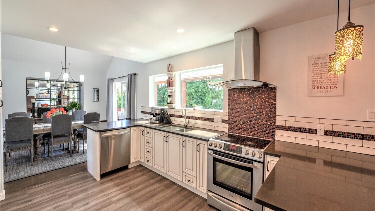 Photo of Kitchen in Okanagan-Similkameen